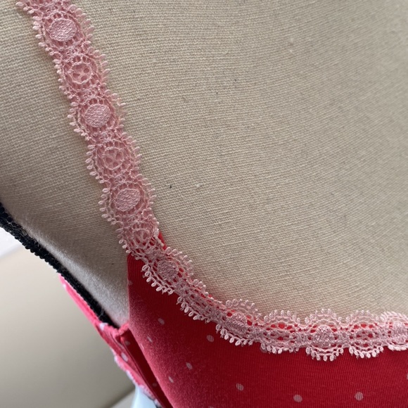 Victoria Secret Bra 36C - Picture 3 of 7